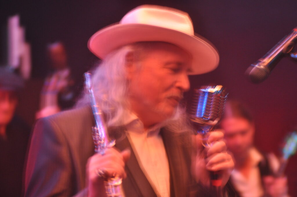 Karlston Preacherman Priester live auf der Bühne